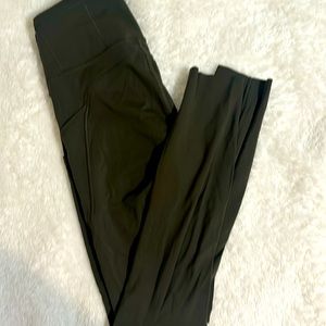 Lululemon Dark Green Nylon Compression leggings